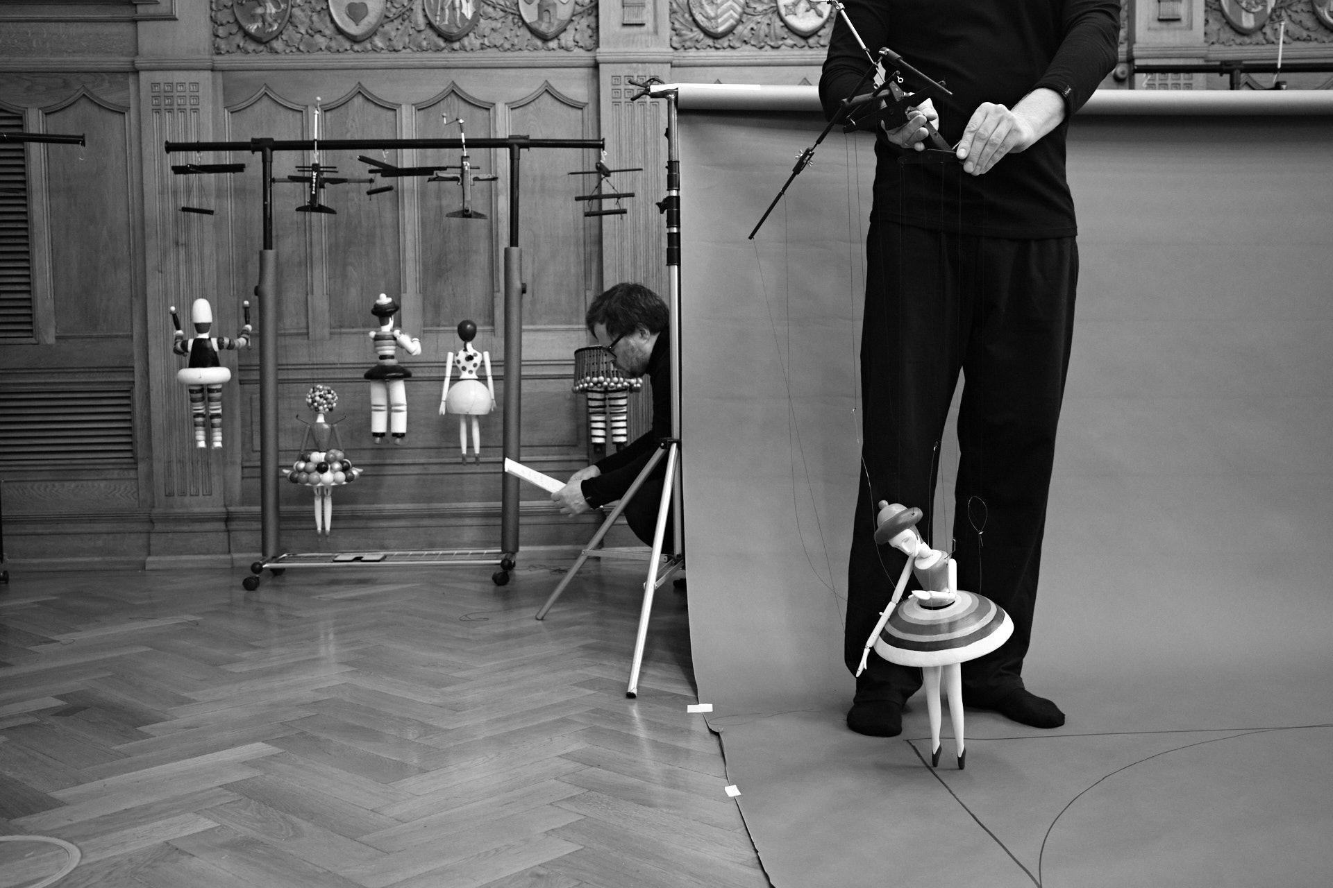 Zwei Puppenspieler bei der Probe - Foto: Thomas Steinberg